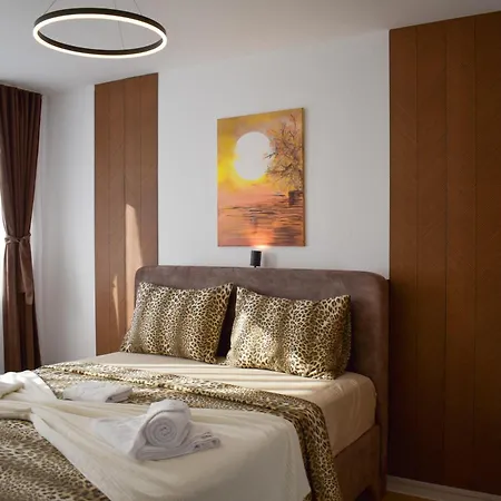 Dvor Lux Apartamento *