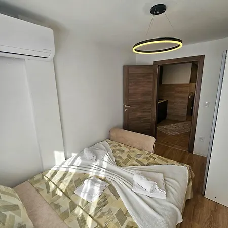 아파트 Dvor Lux *