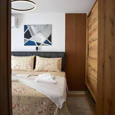 Apartamento Dvor Lux *